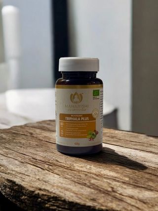 Podzim v ájurvédě patří k očistě a posílení trávení 🍂. Triphala je přirozeným pomocníkem, který tě jemně podpoří při změně...